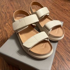 NEW Vagabond Erin Strap Sandal in Ivory